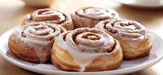 Cinnamon roll dessert